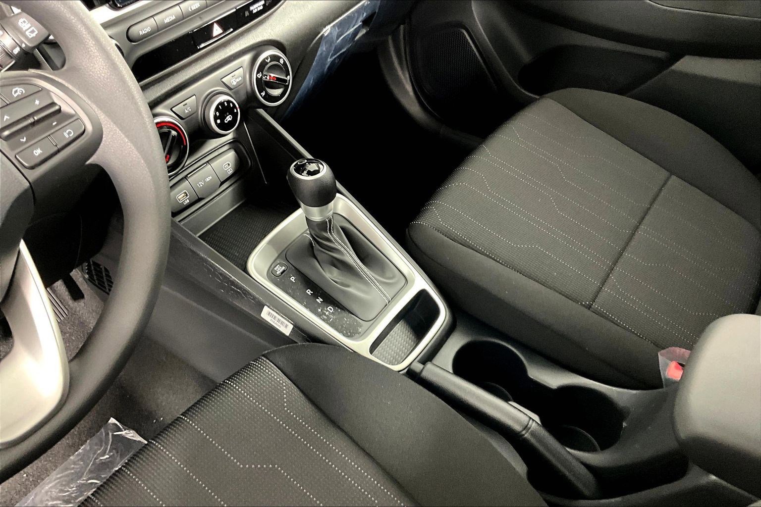 New 2026 Hyundai Venue SE FWD image 12