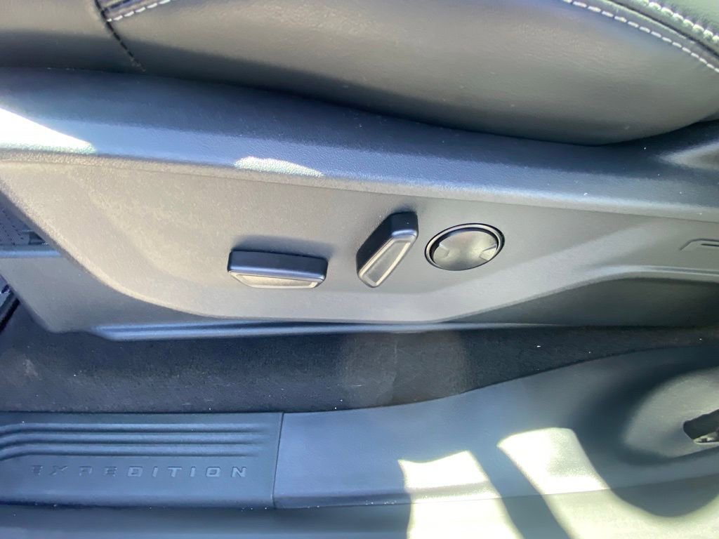 New 2026 Ford Expedition Max Platinum w/ Stealth Appearance Package image 10