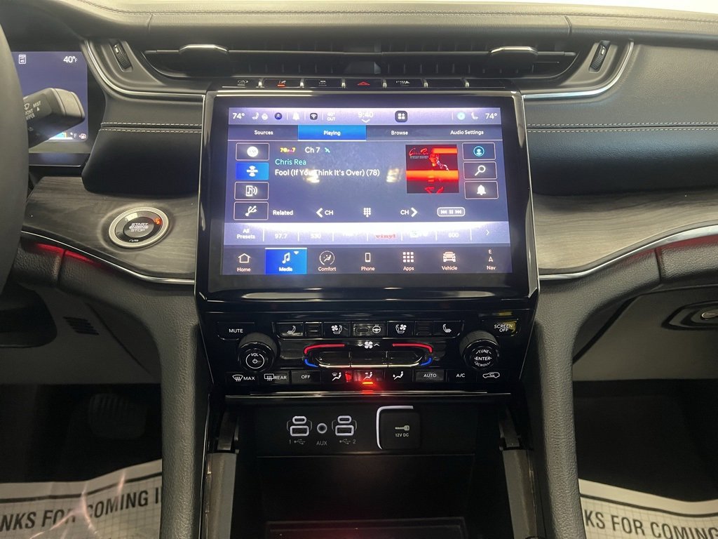 Used 2024 Jeep Grand Cherokee Overland image 12