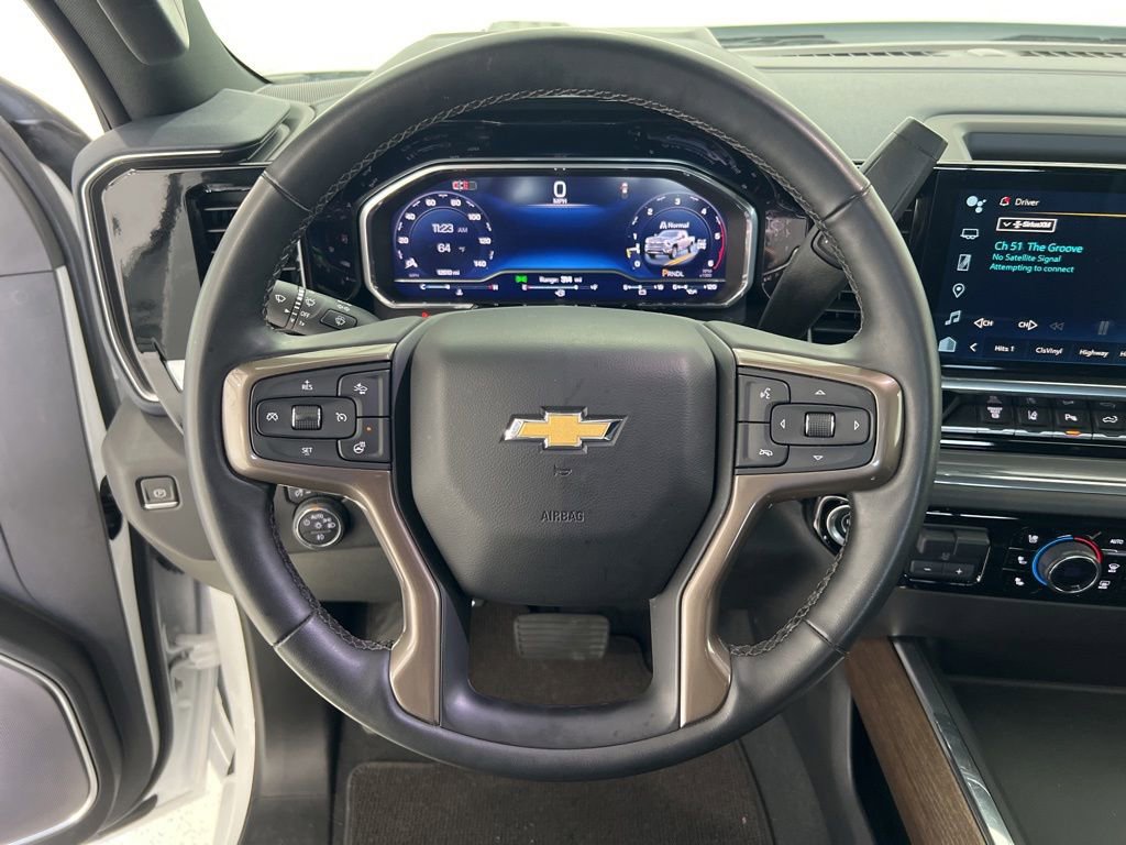 Used 2024 Chevrolet Silverado 2500 High Country w/ High Country Premium Package AWD/4WD image 3
