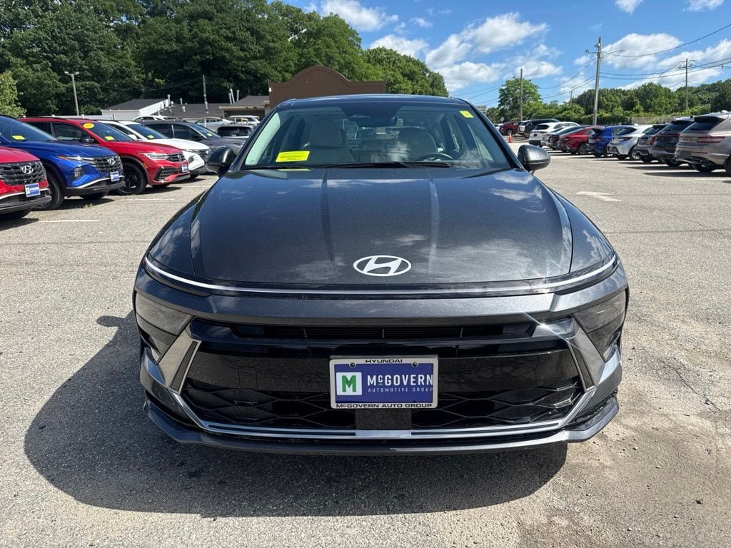 Used 2025 Hyundai Sonata SEL FWD image 2