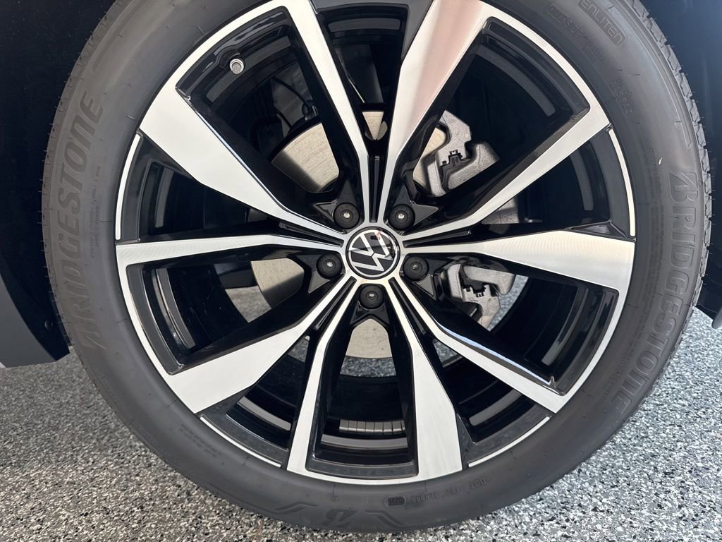 New 2026 Volkswagen Atlas SEL Premium R-Line image 7