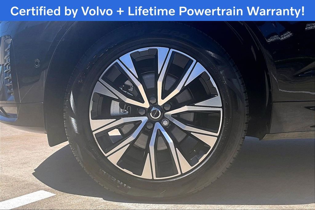 Used 2025 Volvo XC60 B5 Plus image 12
