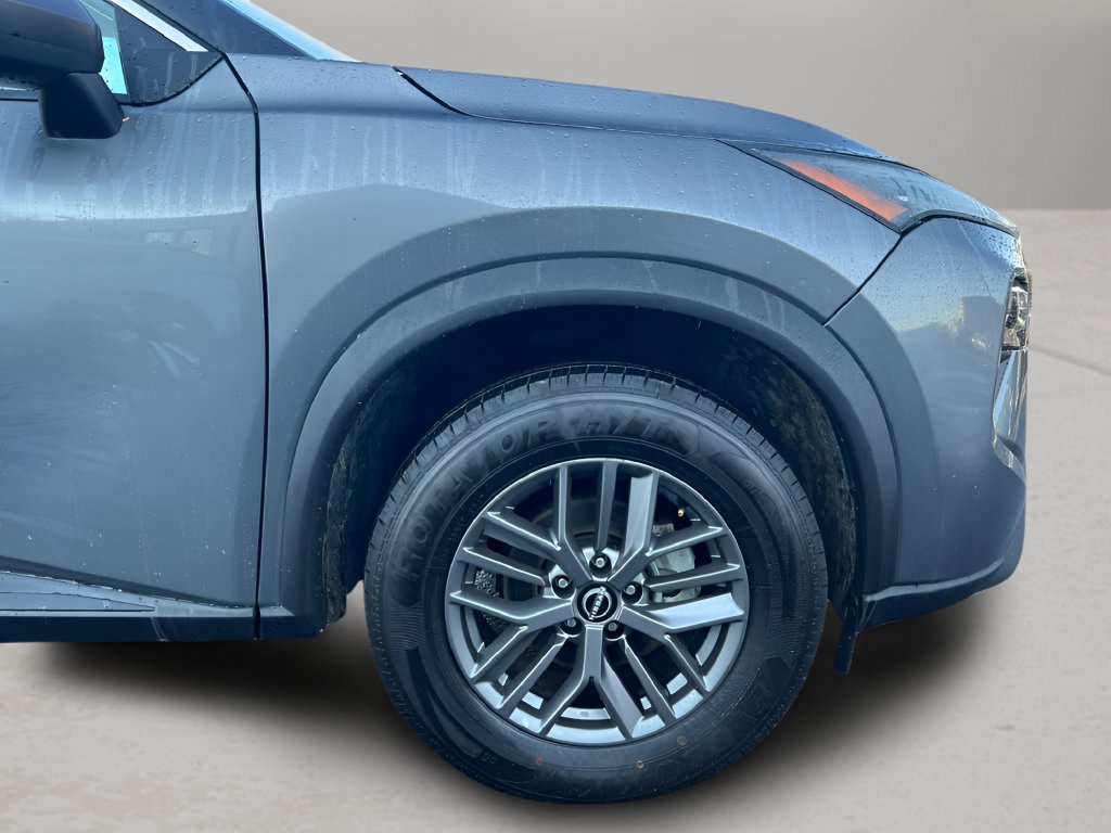 Used 2024 Nissan Rogue S AWD/4WD image 25