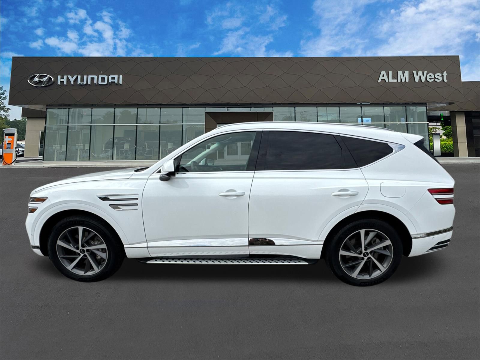 Used 2025 Genesis GV80 2.5T Advanced image 8