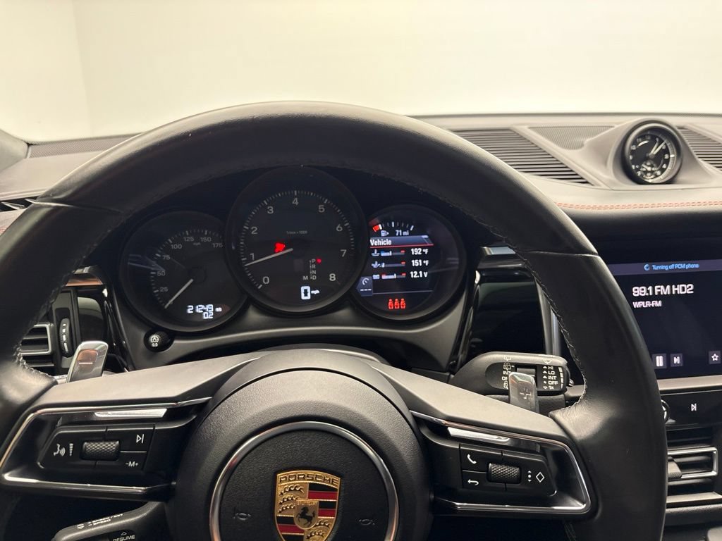Certified 2024 Porsche Macan AWD/4WD image 31