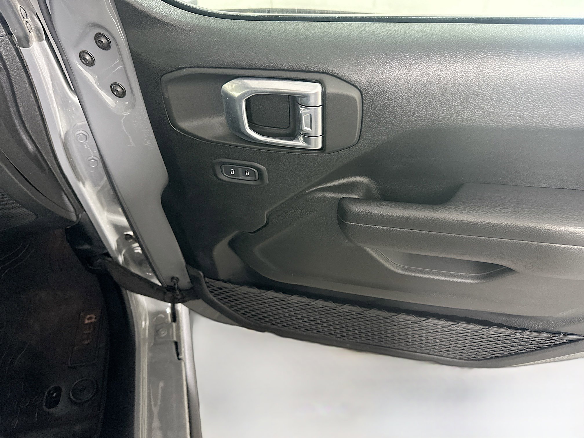 Used 2023 Jeep Wrangler Unlimited w/ Cold Weather Group image 30