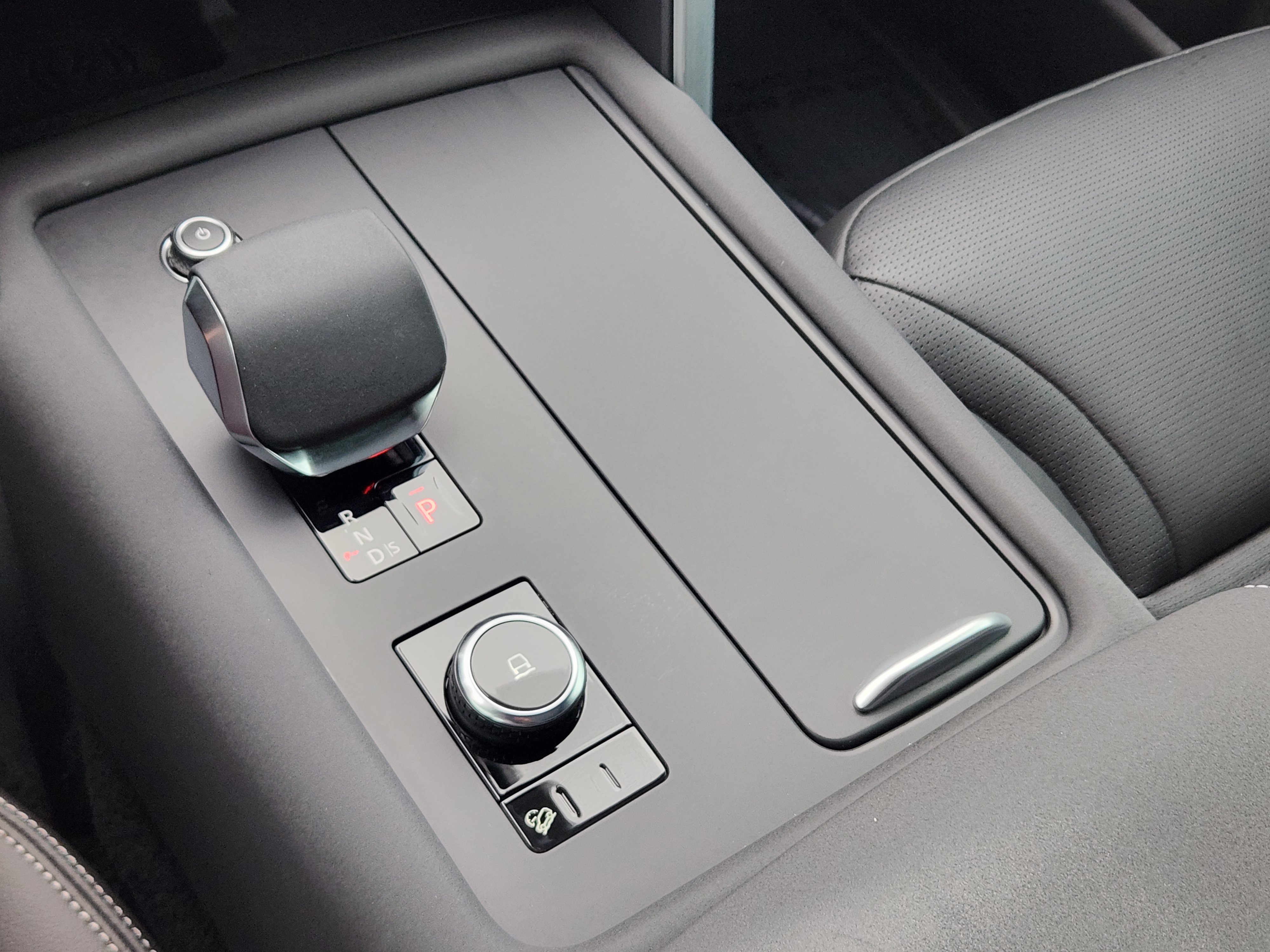 Certified 2025 Land Rover Discovery Dynamic SE AWD/4WD image 22