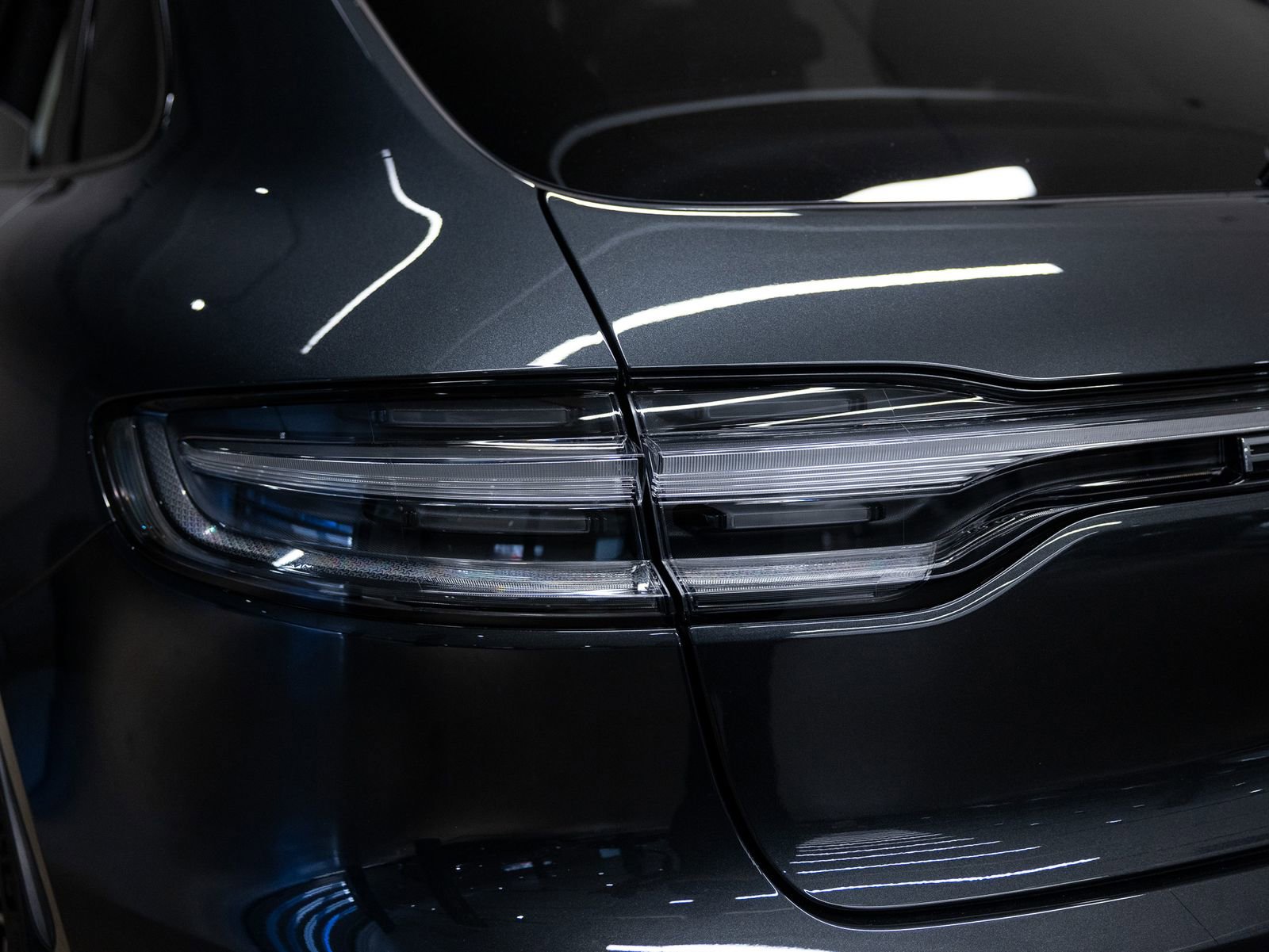 Certified 2025 Porsche Macan S image 30