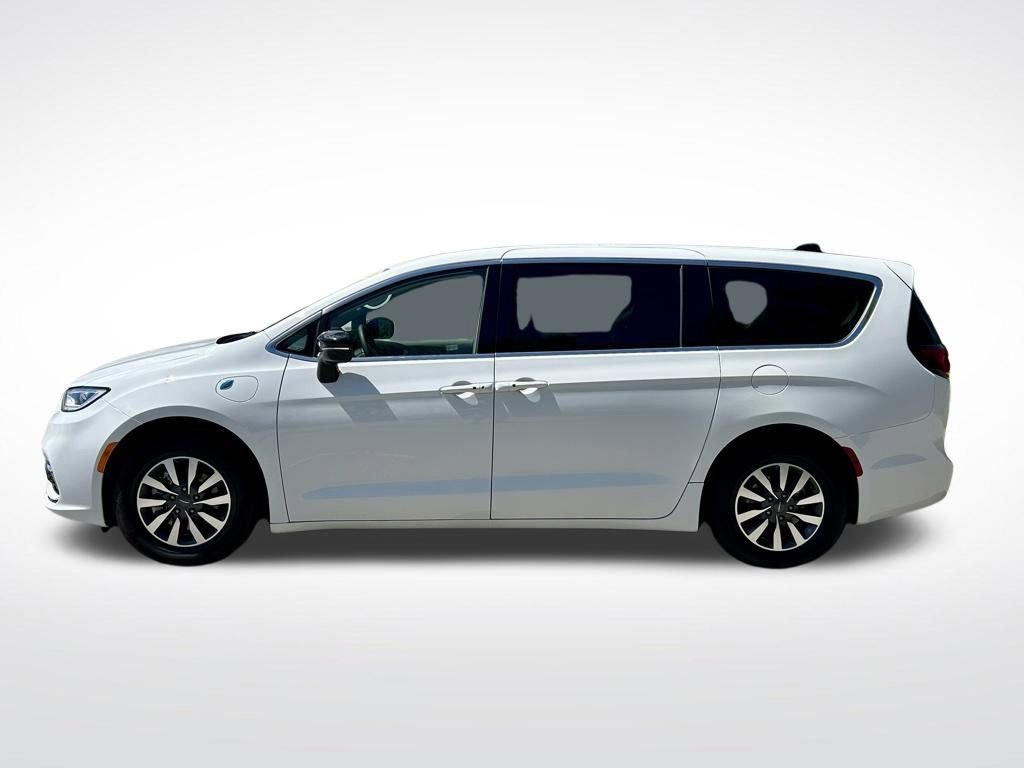 Used 2024 Chrysler Pacifica Limited FWD image 8