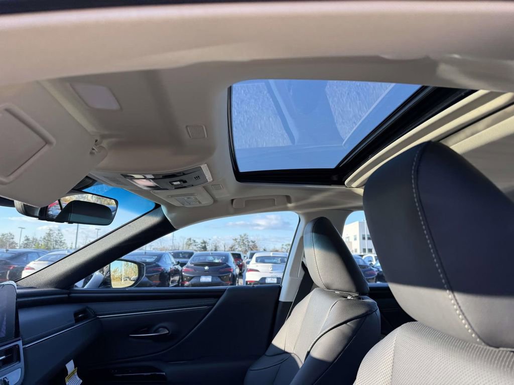 Used 2025 Lexus ES 350 w/ Premium Package image 20