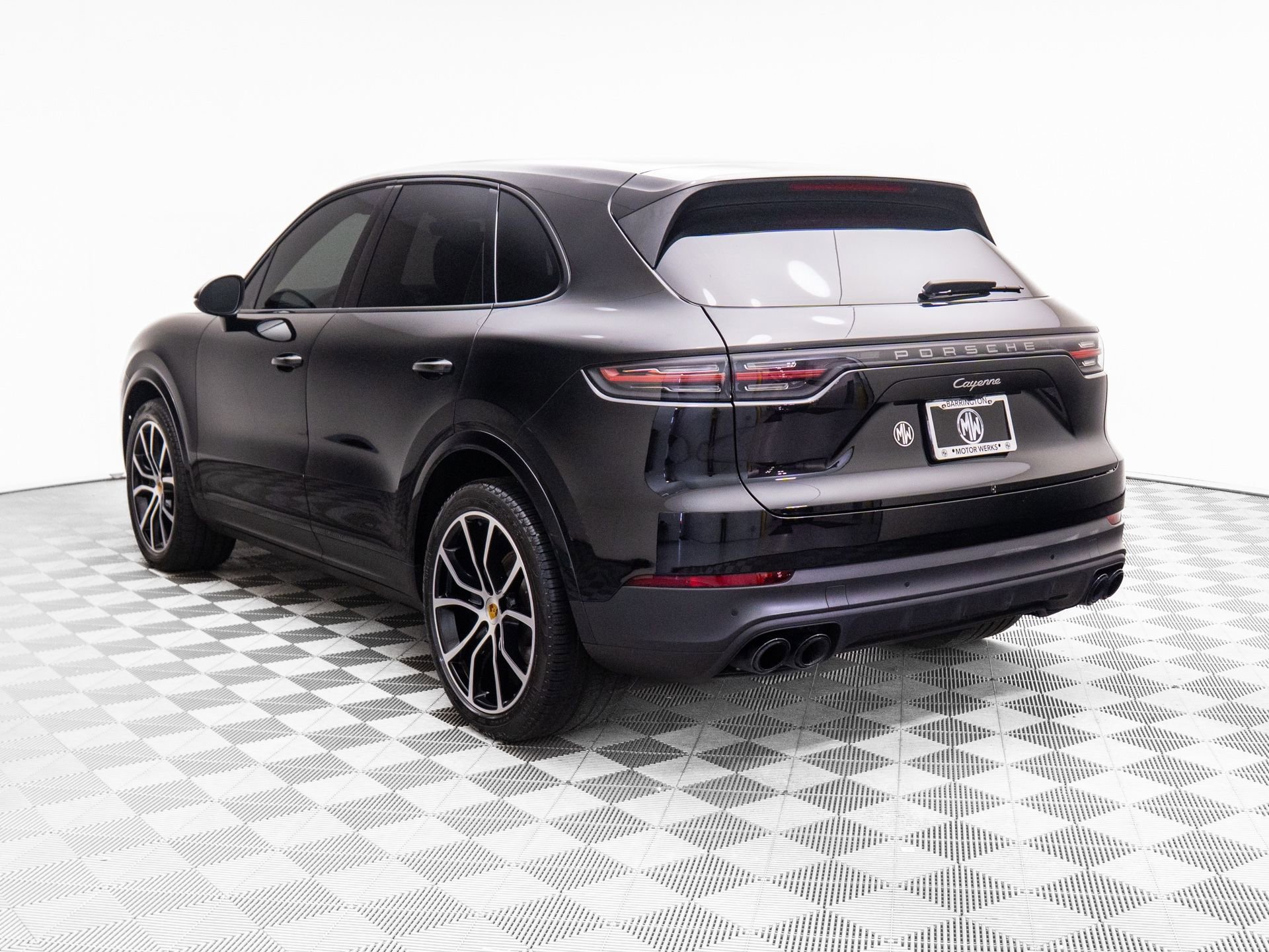 Certified 2023 Porsche Cayenne Platinum Edition video 3