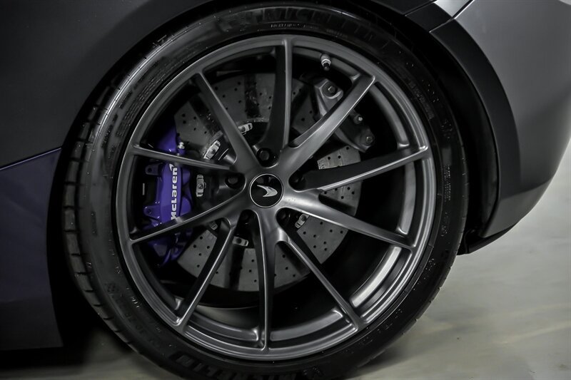 Used 2019 McLaren 720S RWD image 12