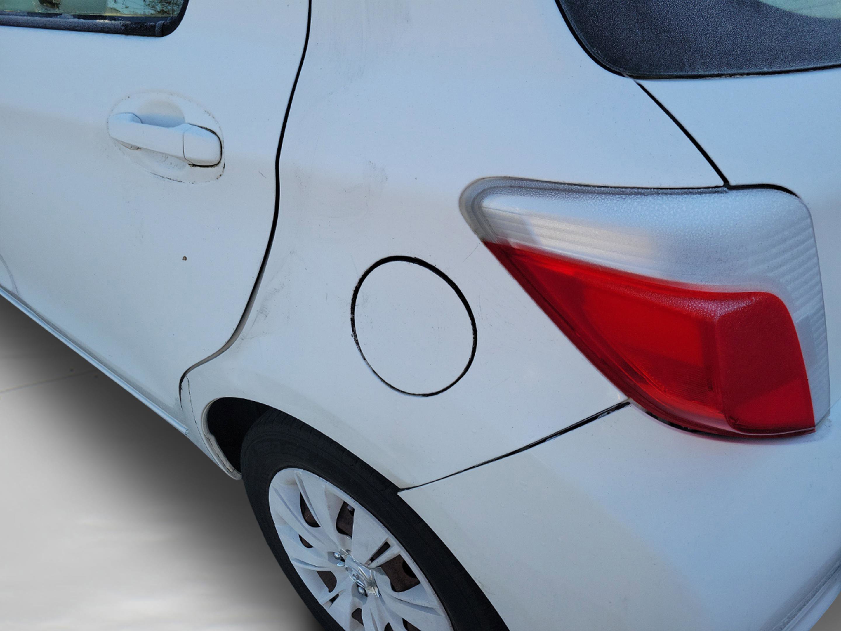 Used 2014 Toyota Yaris L FWD image 26