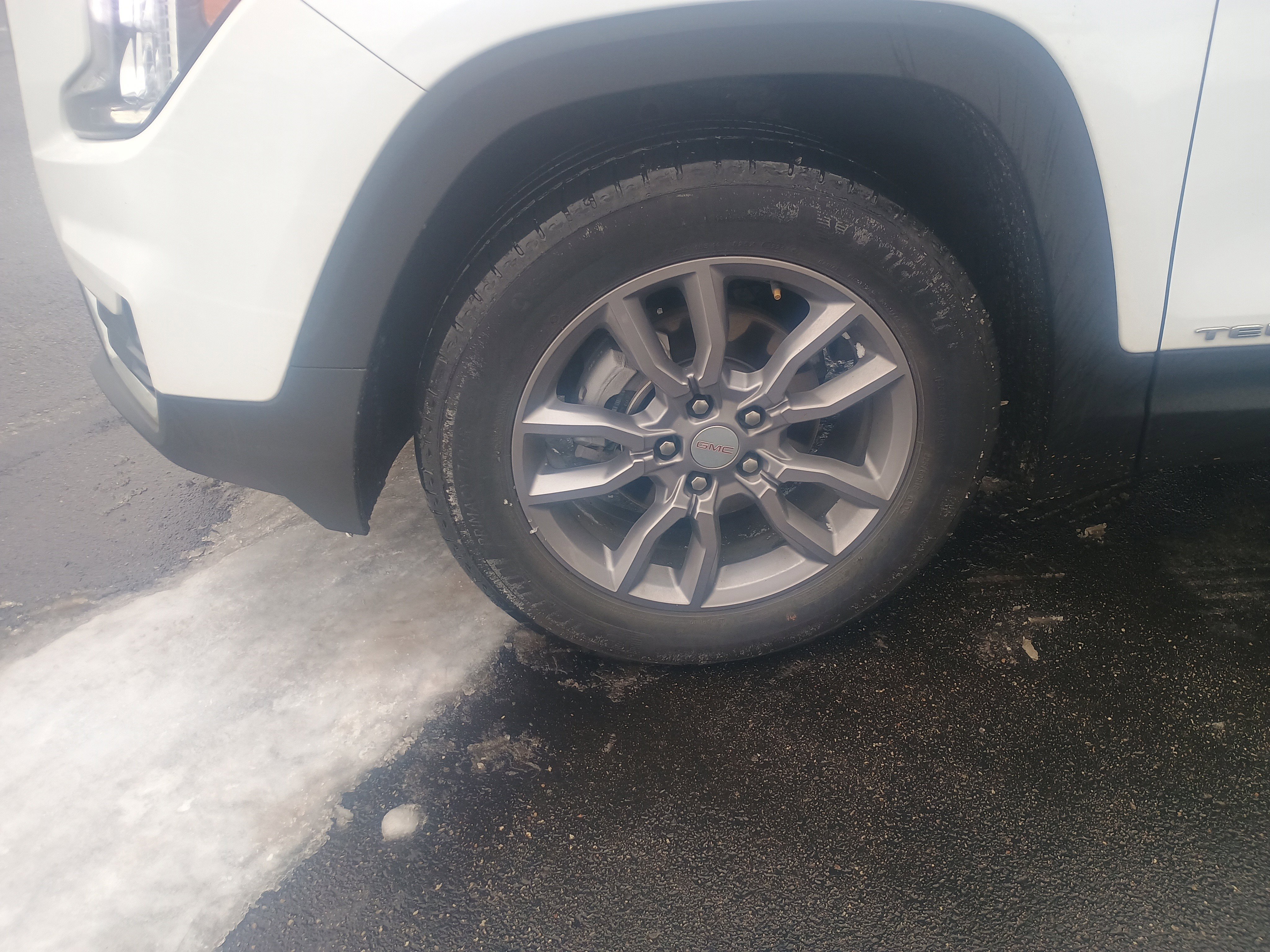 Used 2024 GMC Terrain SLT image 4