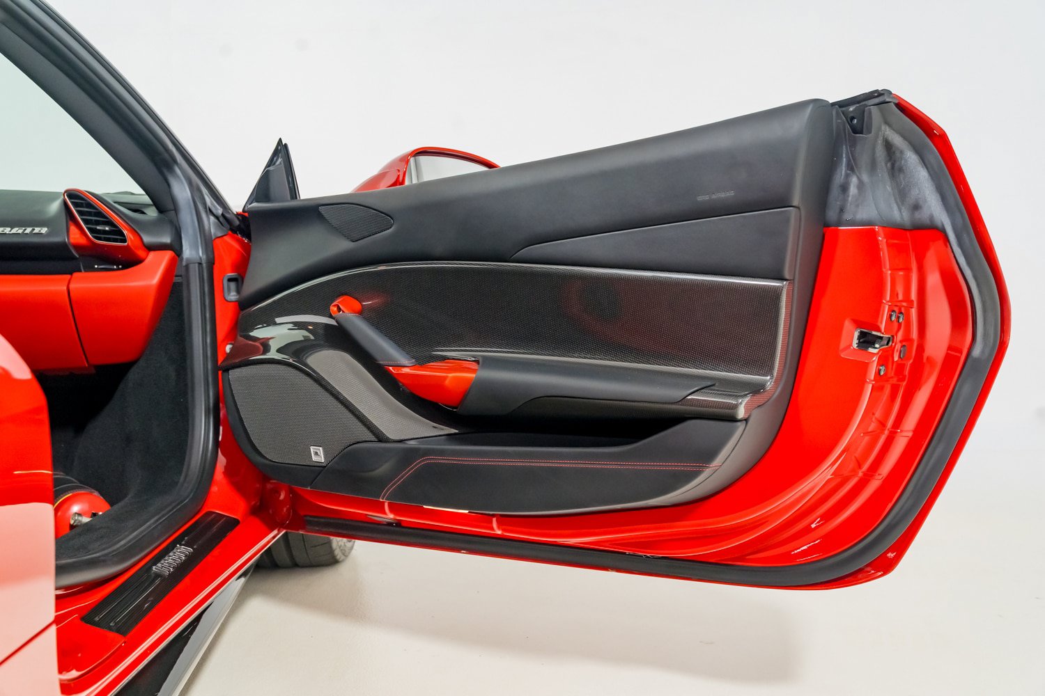 Used 2018 Ferrari 488 GTB RWD image 26
