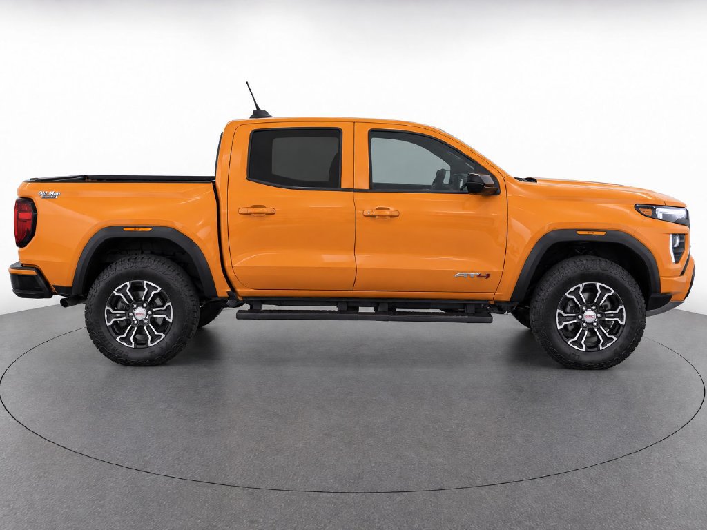 Used 2025 GMC Canyon AT4 AWD/4WD image 9