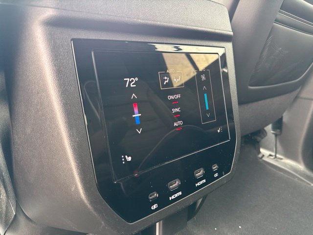Used 2025 GMC Yukon Denali Ultimate AWD/4WD image 13