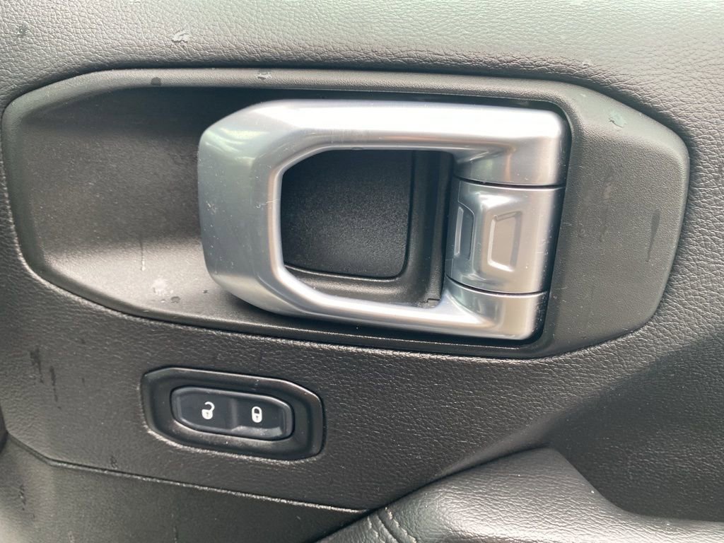 Used 2022 Jeep Wrangler Unlimited Sahara image 13