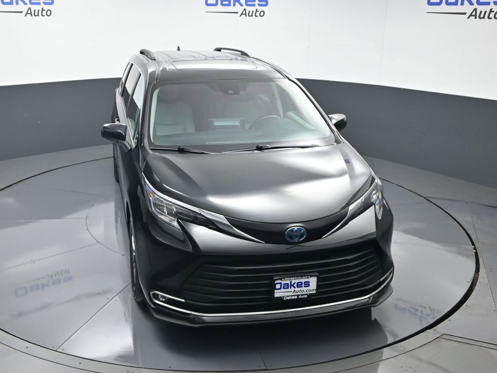 Used 2024 Toyota Sienna XLE image 49