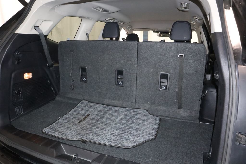 Used 2023 Subaru Ascent Limited image 16