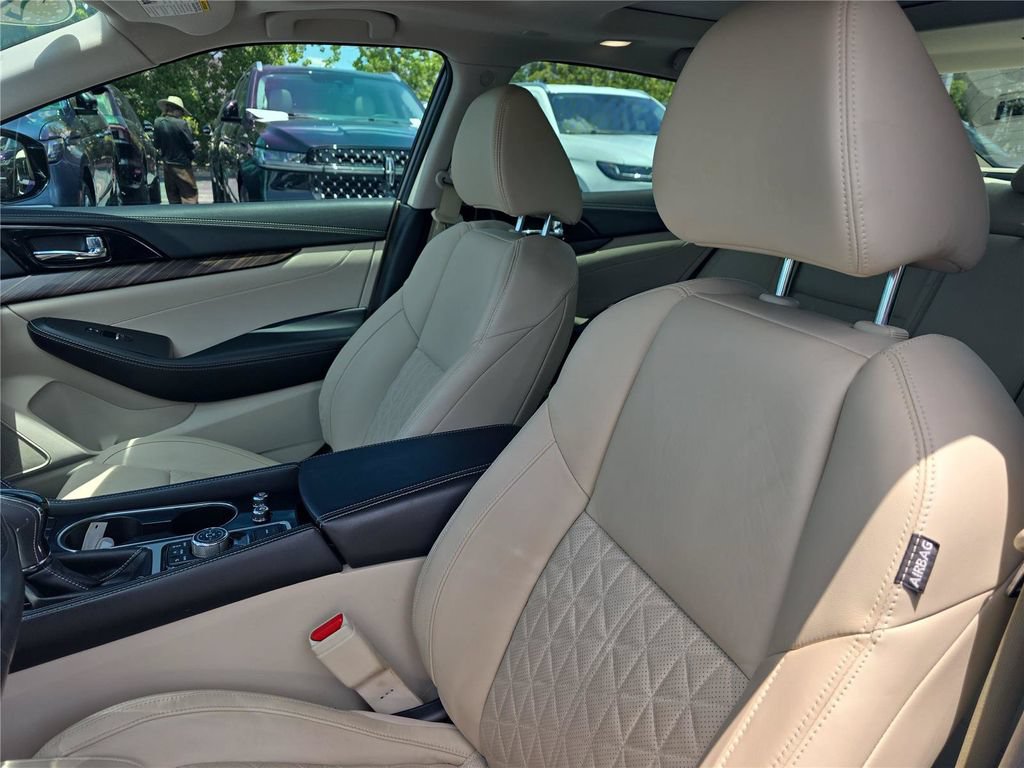 Used 2016 Nissan Maxima Platinum FWD image 18