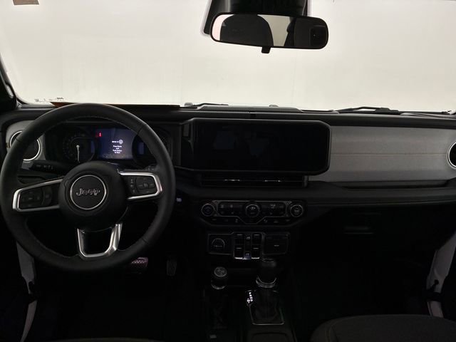 Used 2025 Jeep Wrangler Unlimited Sahara w/ Safety Group image 20