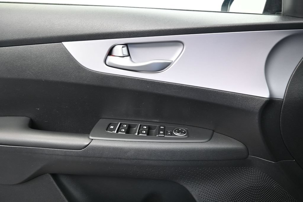 Used 2024 Kia Forte LXS FWD image 16