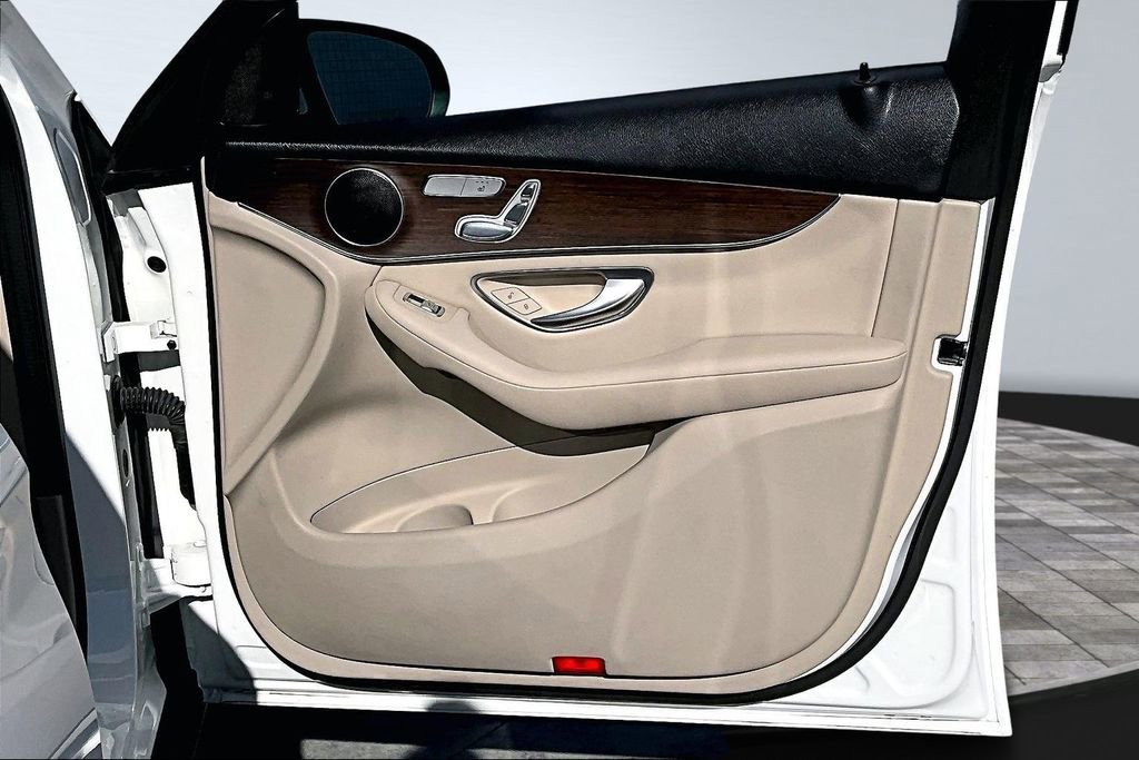 Used 2022 Mercedes-Benz GLC 300 4MATIC image 15