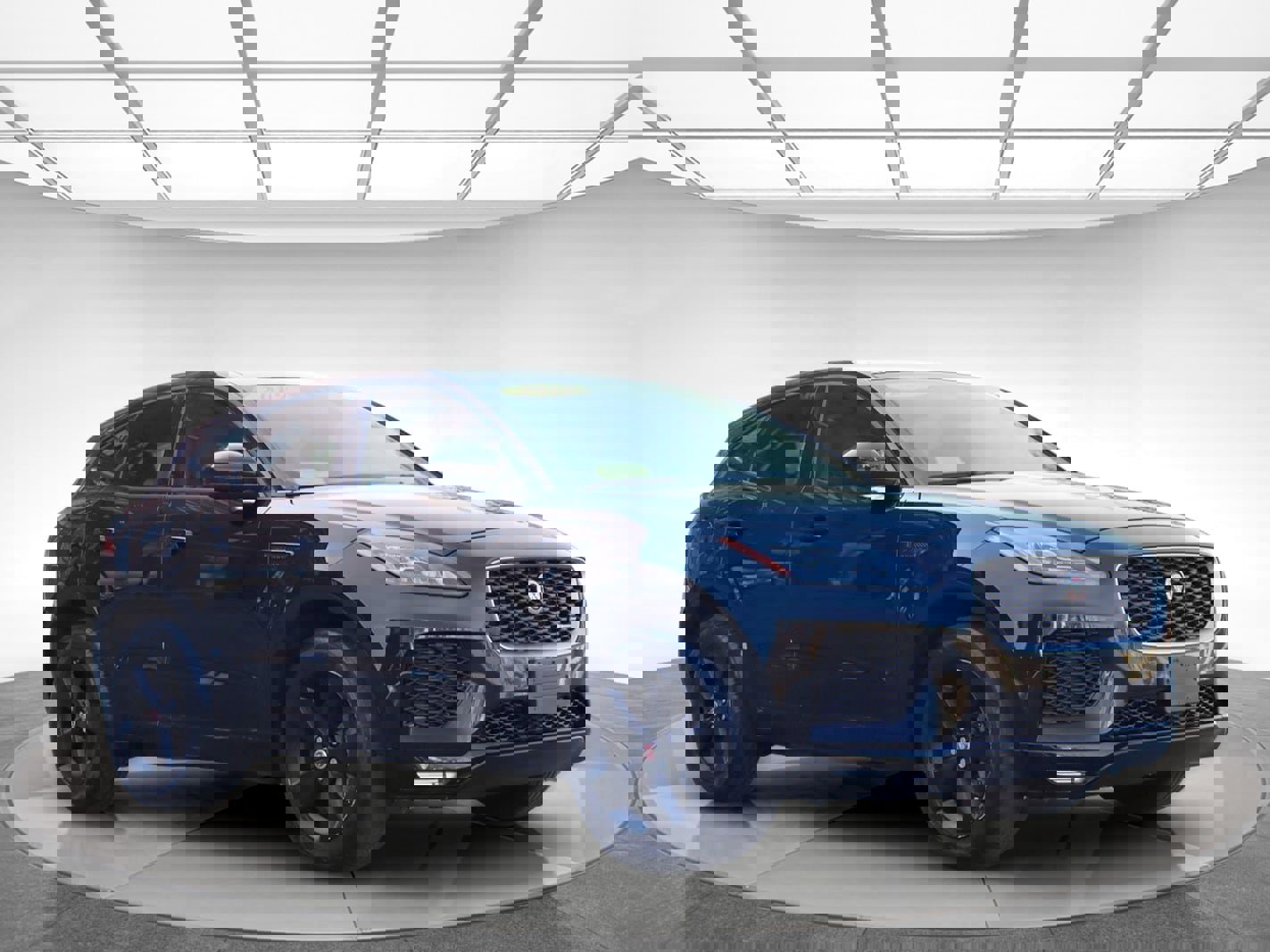 Used 2019 Jaguar E-PACE R-Dynamic S image 3