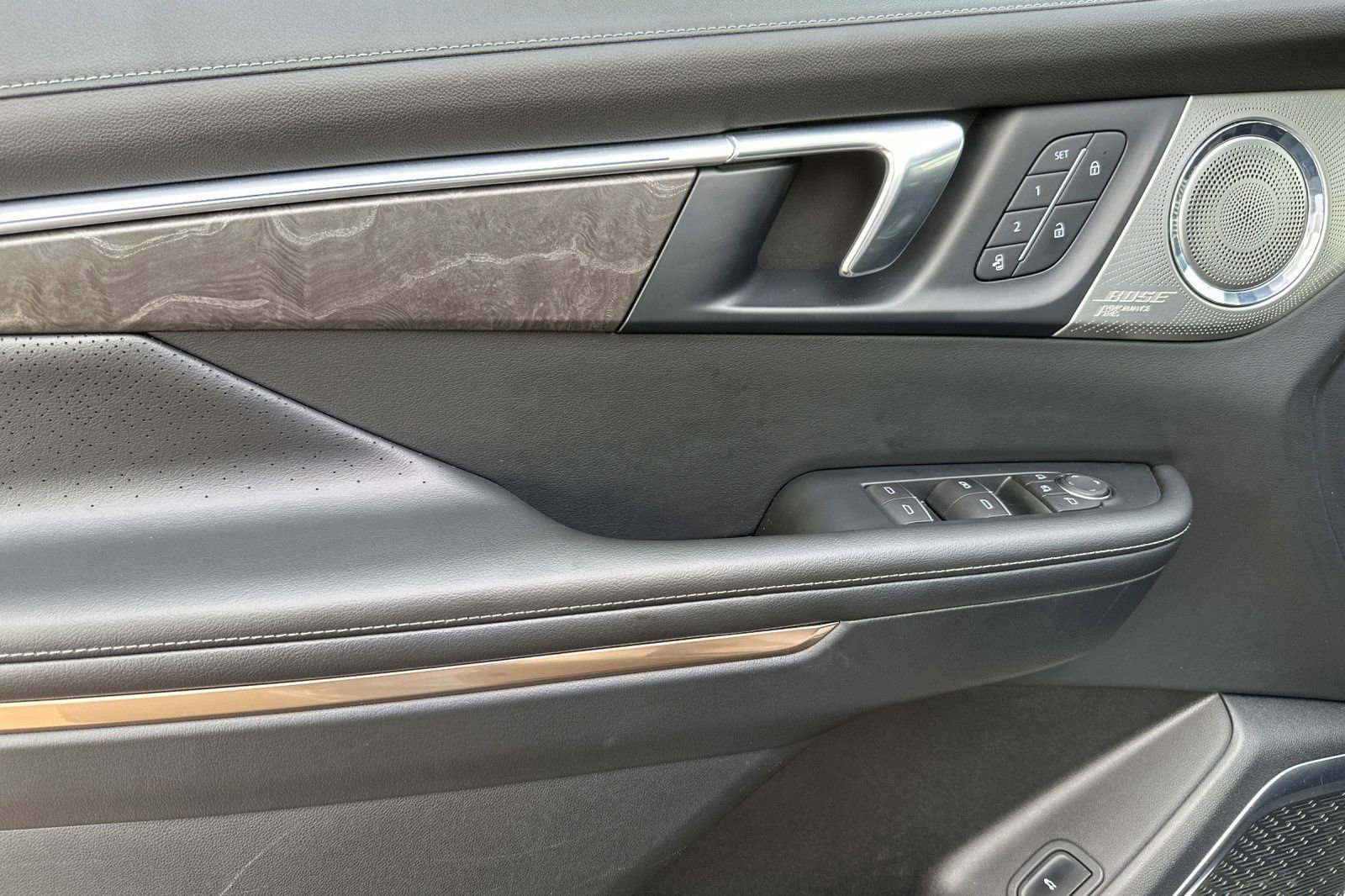 Certified 2025 Buick Enclave Avenir w/ Super Cruise Package image 11