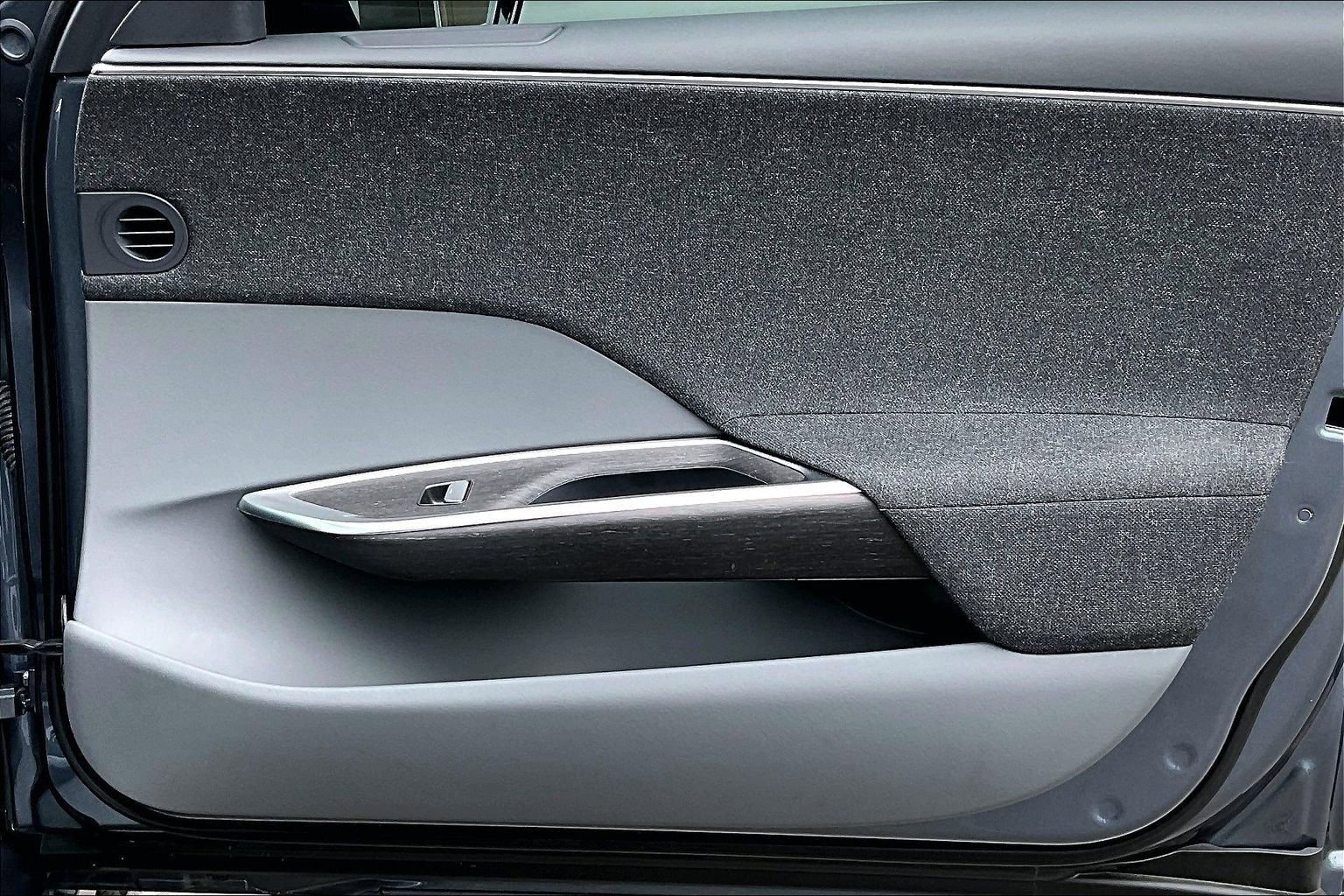 Used 2025 Lucid Air Pure RWD image 24