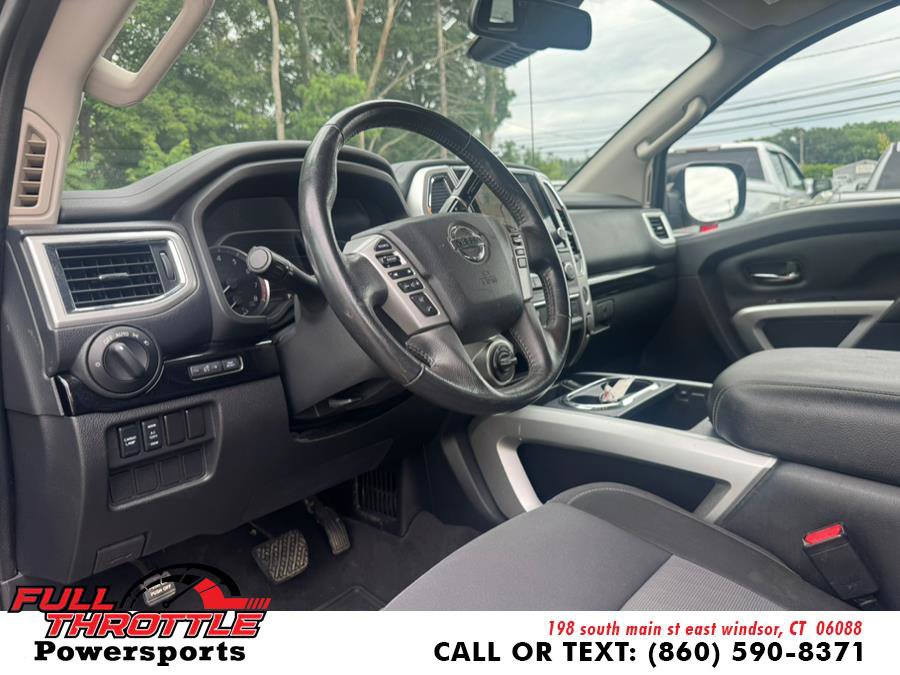Used 2021 Nissan Titan SV w/ SV Convenience Package image 22