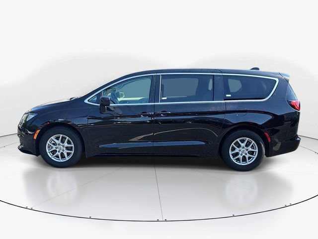 Used 2024 Chrysler Voyager LX FWD image 6