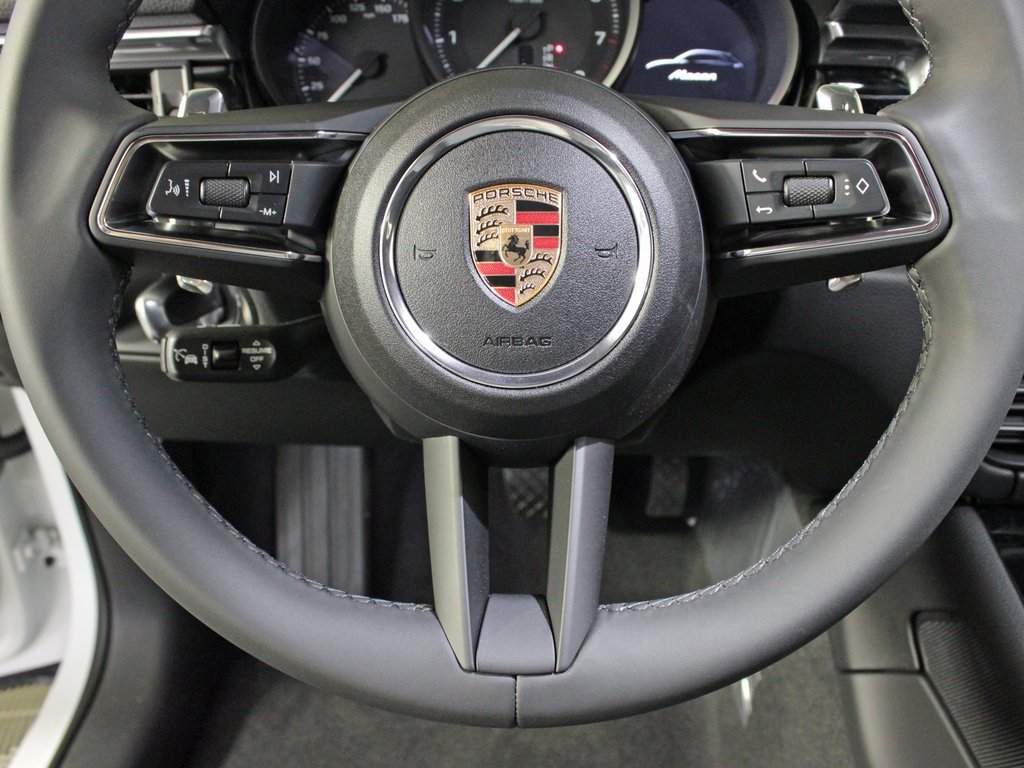 Used 2025 Porsche Macan image 24