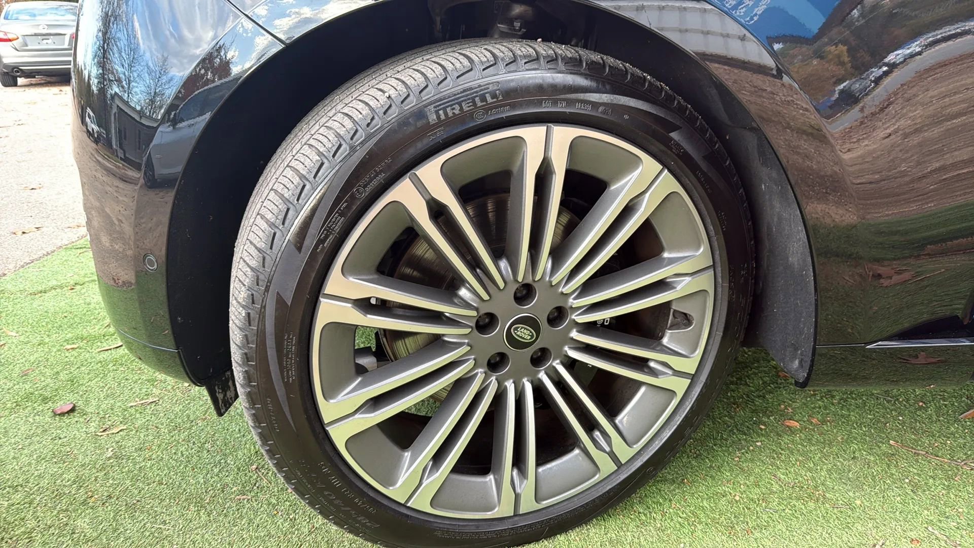 Used 2024 Land Rover Range Rover SE image 49