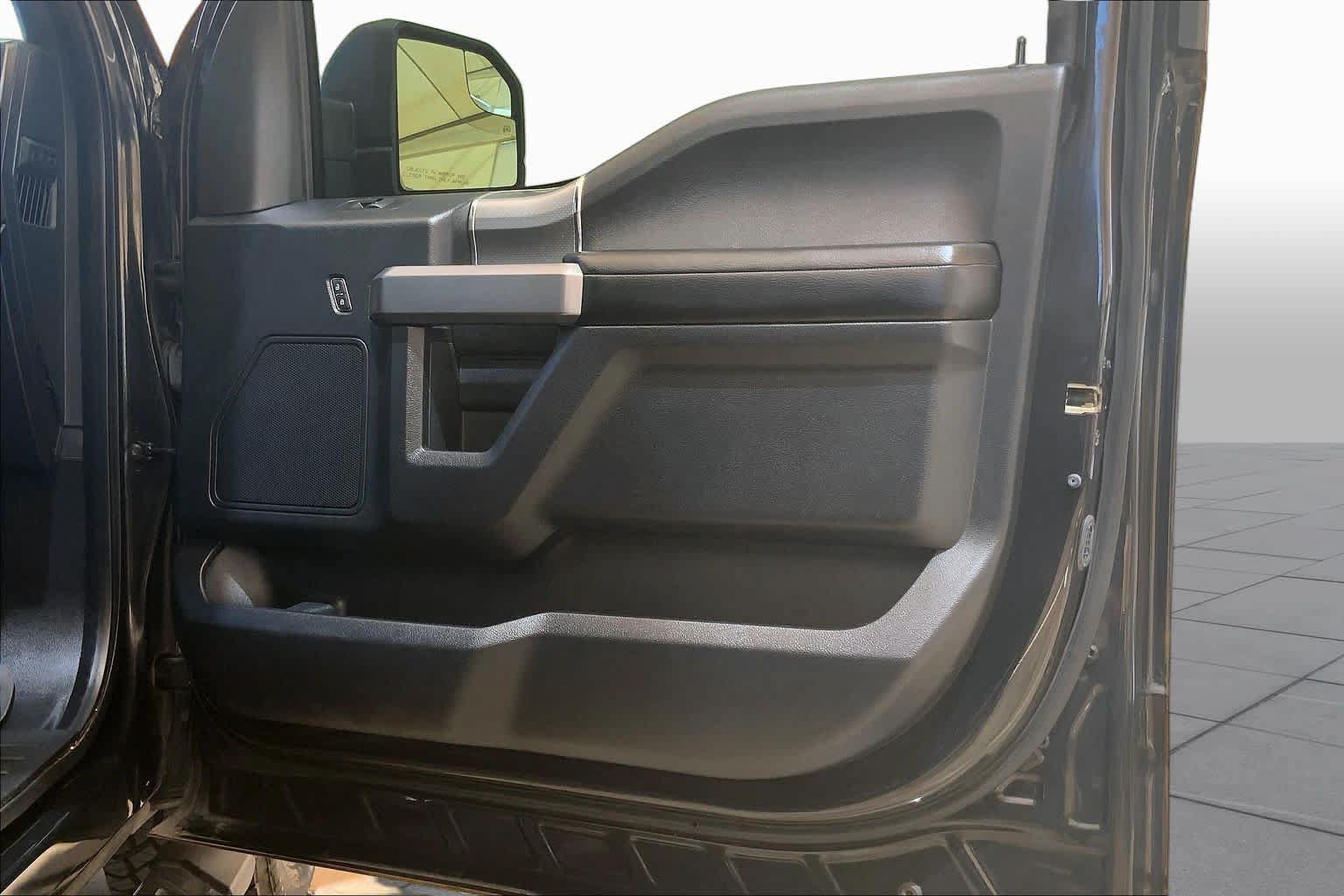 Used 2015 Ford F150 XLT w/ Equipment Group 302A Luxury AWD/4WD image 23