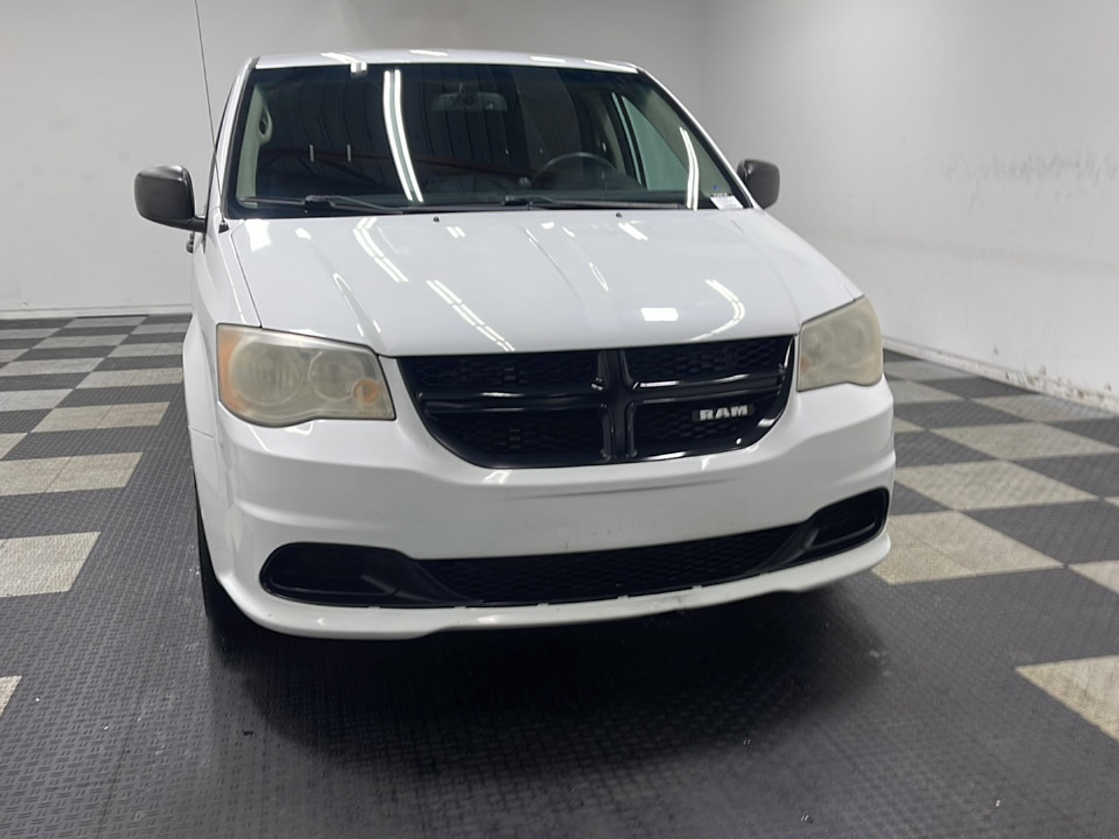 Used 2014 RAM C/V Tradesman w/ UConnect Hands-Free Group FWD image 23
