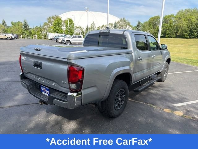 Used 2018 Toyota Tacoma SR5 AWD/4WD image 4