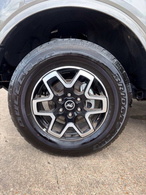 Used 2025 Ford Bronco Outer Banks AWD/4WD image 10