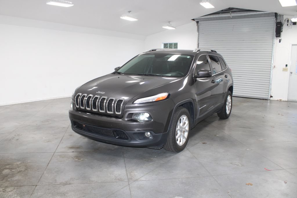 Used 2018 Jeep Cherokee Latitude Plus FWD image 4