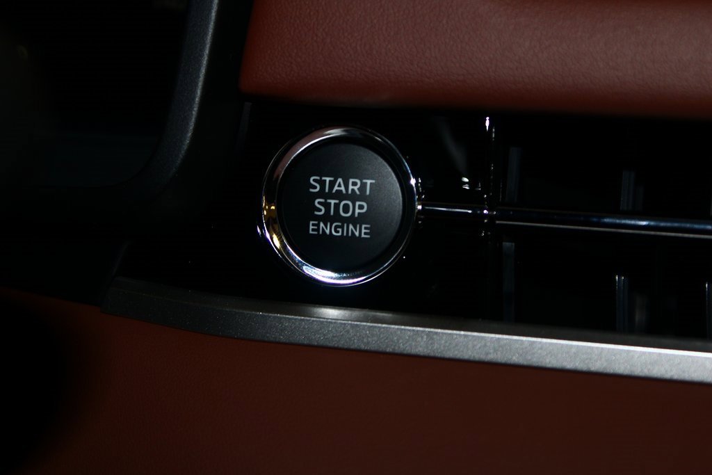 New 2026 Mitsubishi Outlander SEL image 17