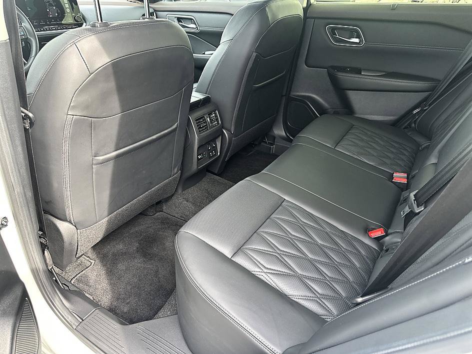 Certified 2023 Nissan Rogue Platinum w/ Platinum Premium Package FWD image 22
