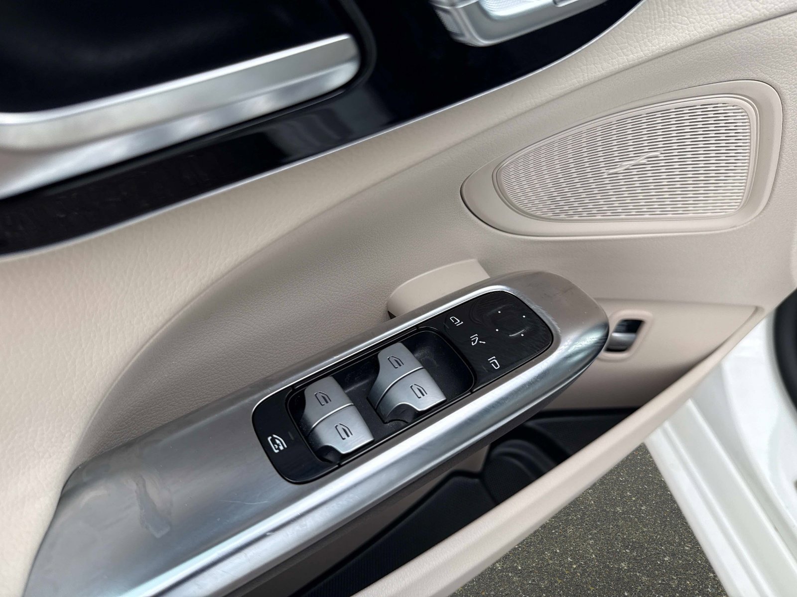 Certified 2023 Mercedes-Benz C 300 Sedan w/ Exclusive Trim Package image 18