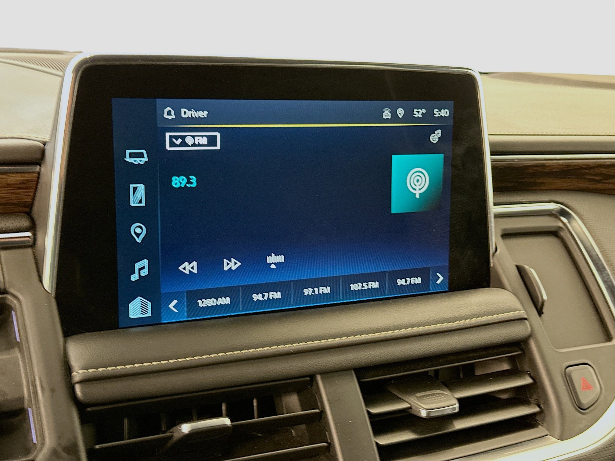 Used 2023 Chevrolet Suburban Premier image 21