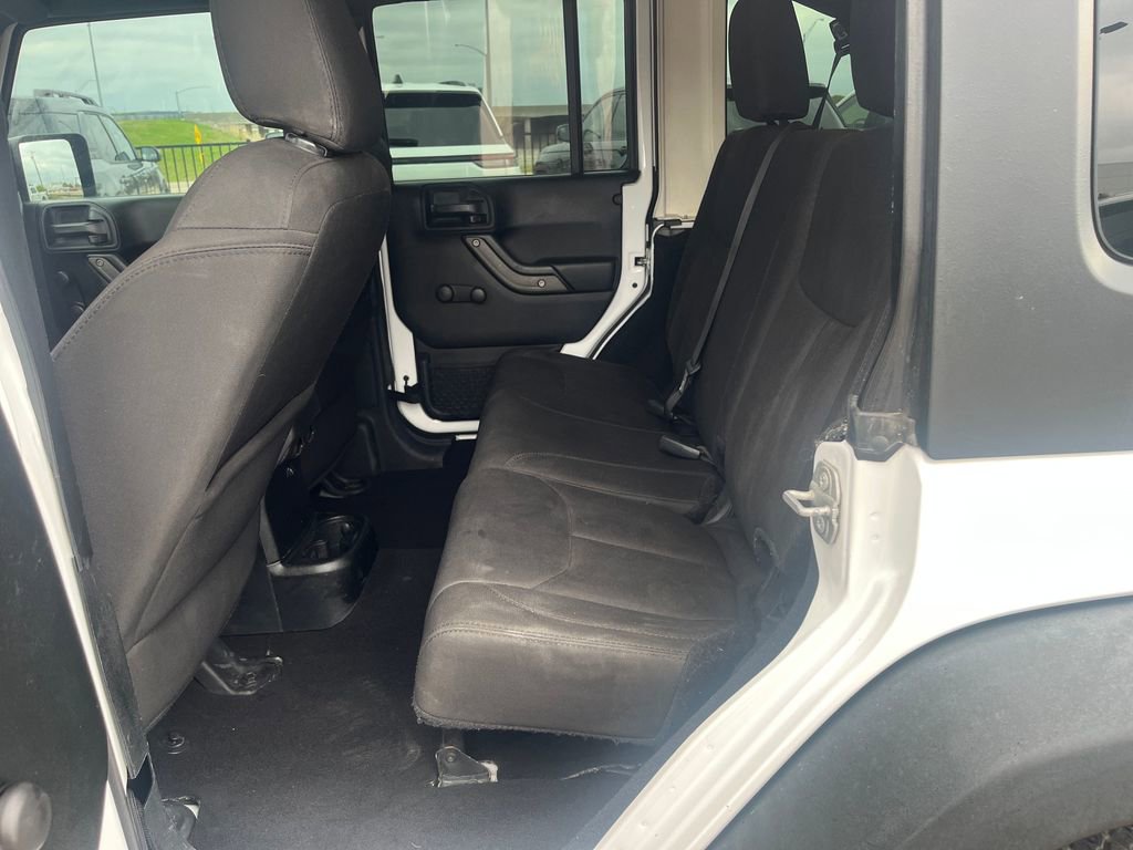 Used 2018 Jeep Wrangler Unlimited Sport w/ Connectivity Group image 24