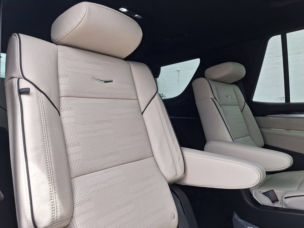 New 2026 Cadillac Escalade Sport AWD/4WD image 31