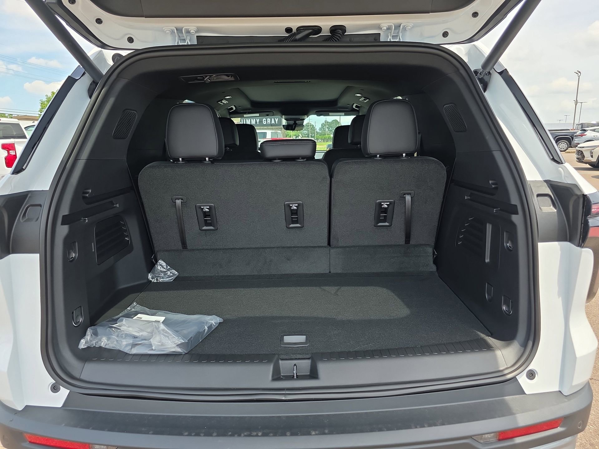 New 2026 Chevrolet Traverse LT w/ Sun and Wheel Package FWD image 14