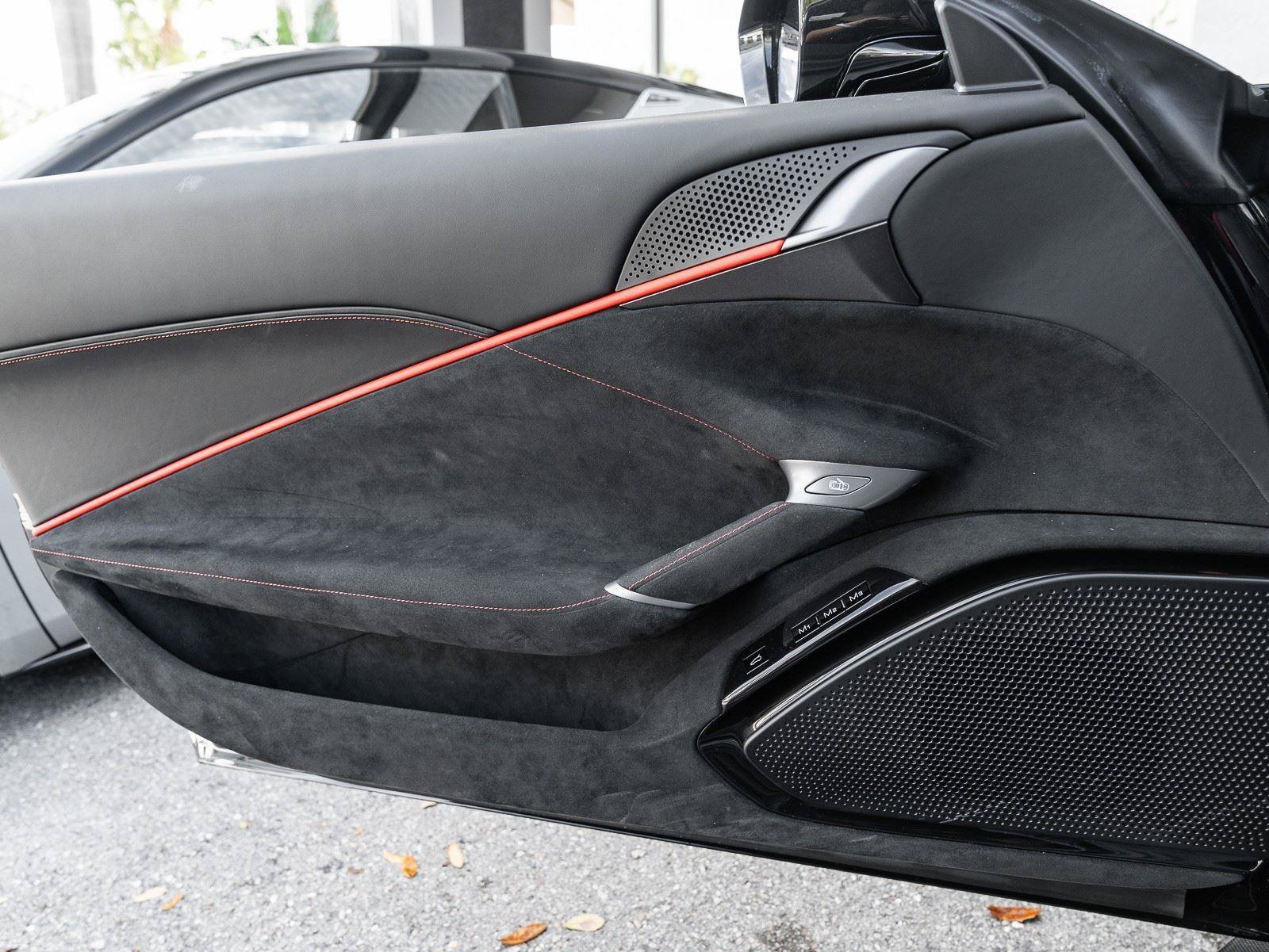 Used 2023 Ferrari Roma RWD image 40