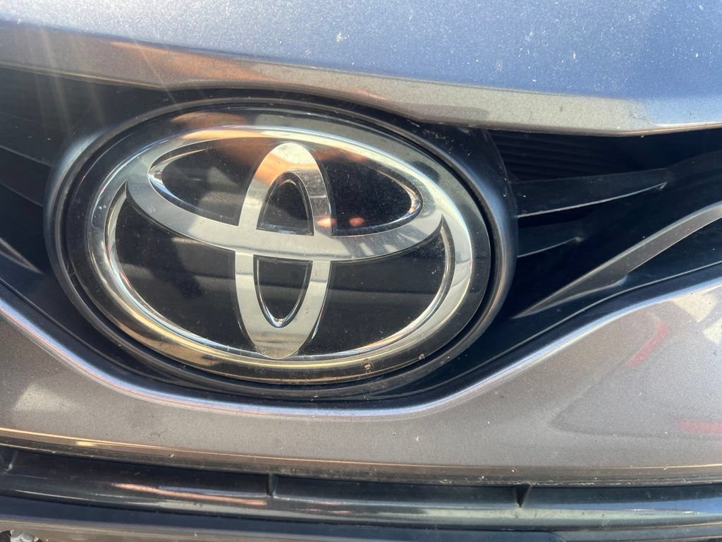 Used 2021 Toyota Camry LE FWD image 9